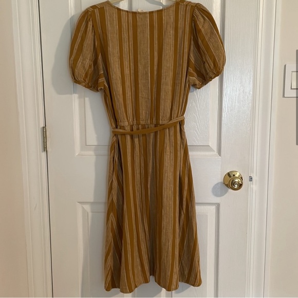 Universal Threads Linen button down dress - Picture 4 of 9